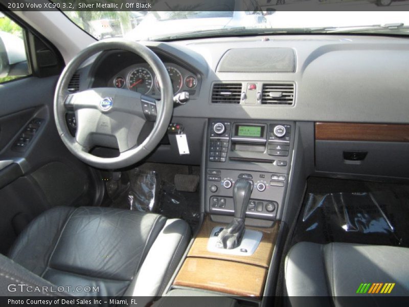 Silver Metallic / Off Black 2010 Volvo XC90 3.2
