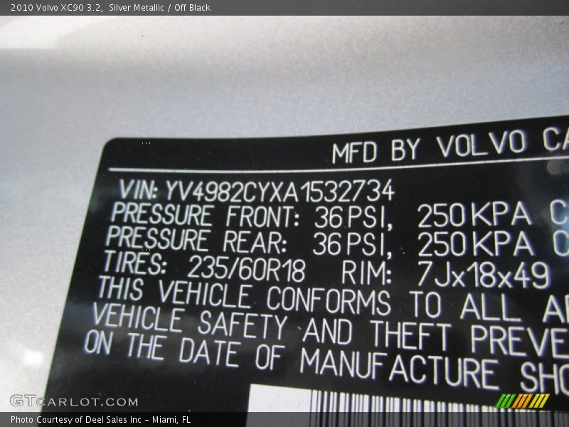 Silver Metallic / Off Black 2010 Volvo XC90 3.2