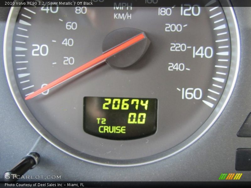 Silver Metallic / Off Black 2010 Volvo XC90 3.2