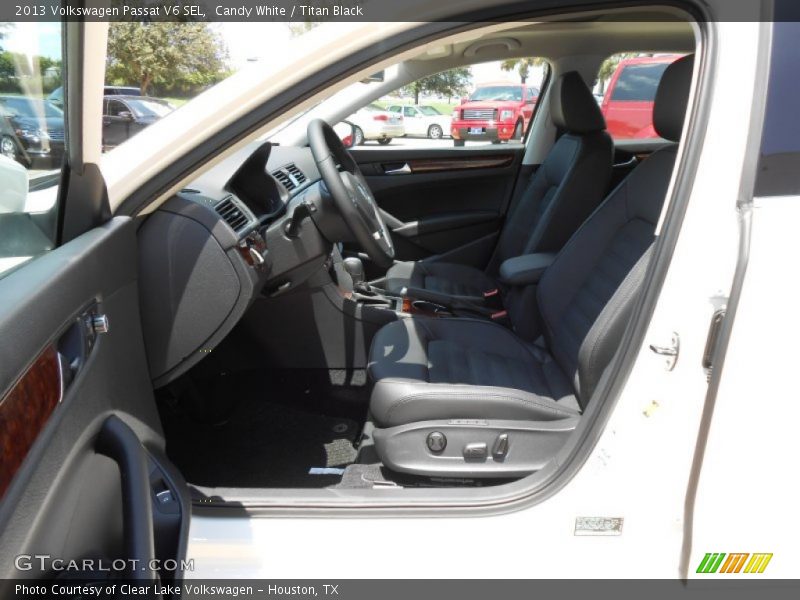 Candy White / Titan Black 2013 Volkswagen Passat V6 SEL