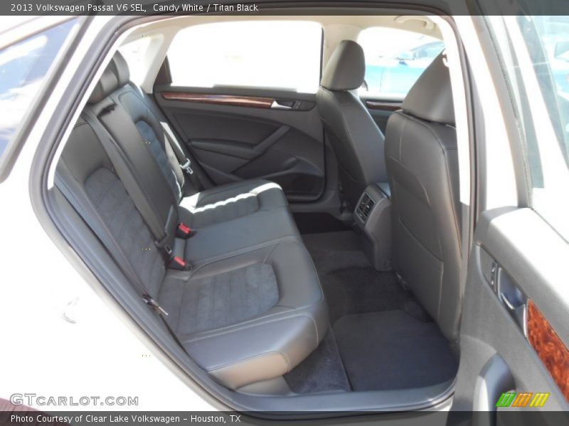 Candy White / Titan Black 2013 Volkswagen Passat V6 SEL