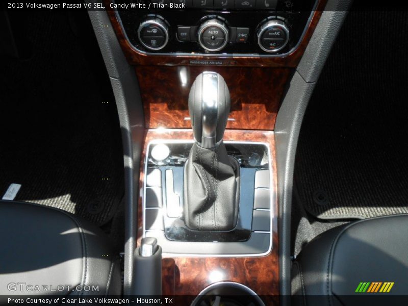 Candy White / Titan Black 2013 Volkswagen Passat V6 SEL