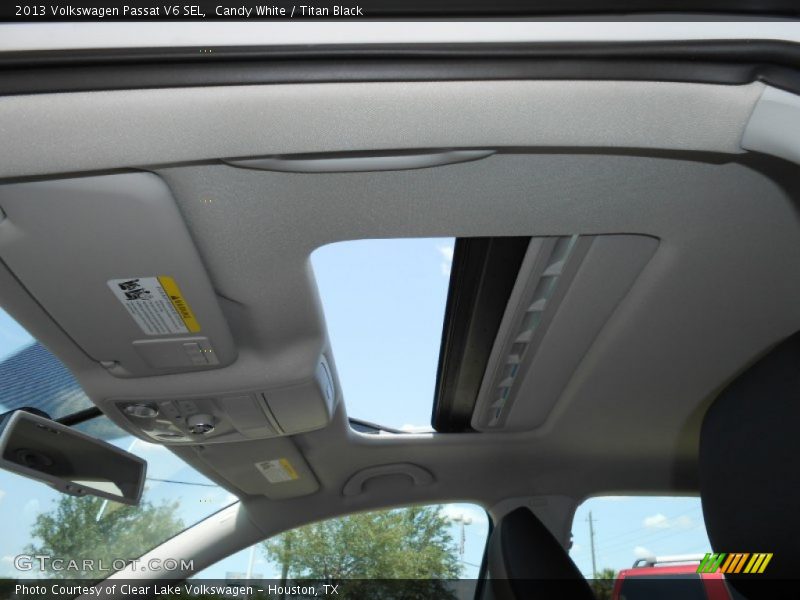 Candy White / Titan Black 2013 Volkswagen Passat V6 SEL