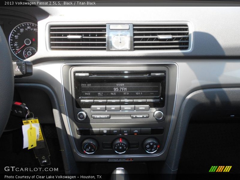 Black / Titan Black 2013 Volkswagen Passat 2.5L S