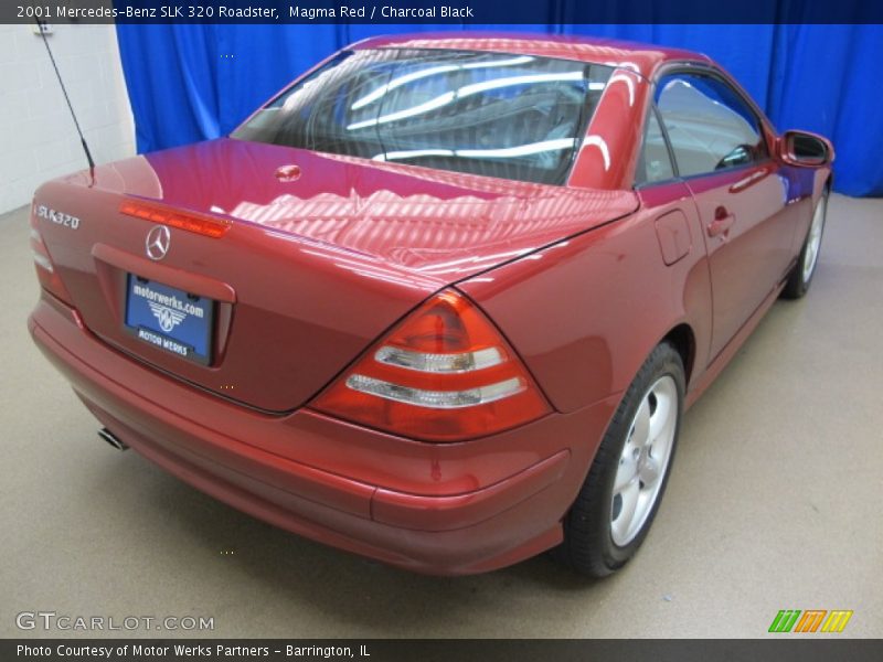 Magma Red / Charcoal Black 2001 Mercedes-Benz SLK 320 Roadster