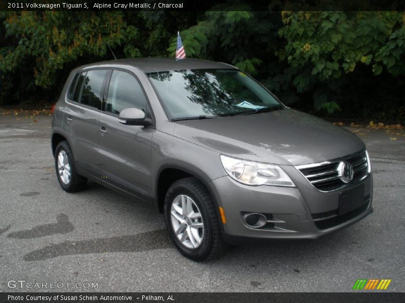 Alpine Gray Metallic / Charcoal 2011 Volkswagen Tiguan S