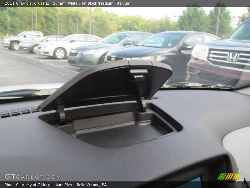 Summit White / Jet Black/Medium Titanium 2011 Chevrolet Cruze LS