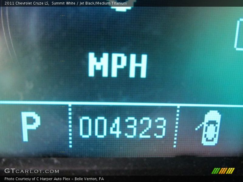 Summit White / Jet Black/Medium Titanium 2011 Chevrolet Cruze LS