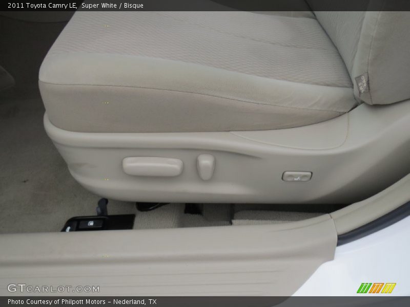 Super White / Bisque 2011 Toyota Camry LE