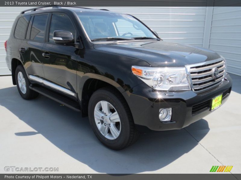 Front 3/4 View of 2013 Land Cruiser 