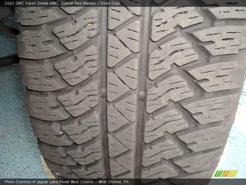 Garnet Red Metallic / Stone Gray 2002 GMC Yukon Denali AWD