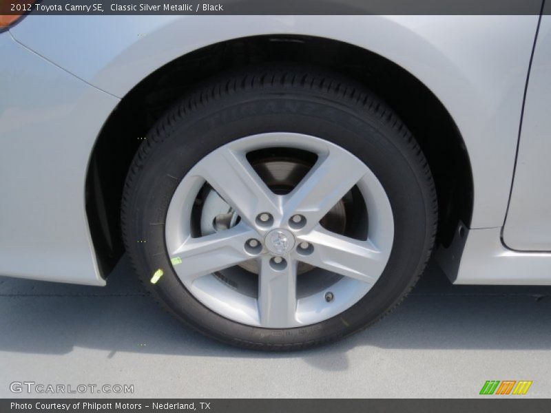 Classic Silver Metallic / Black 2012 Toyota Camry SE