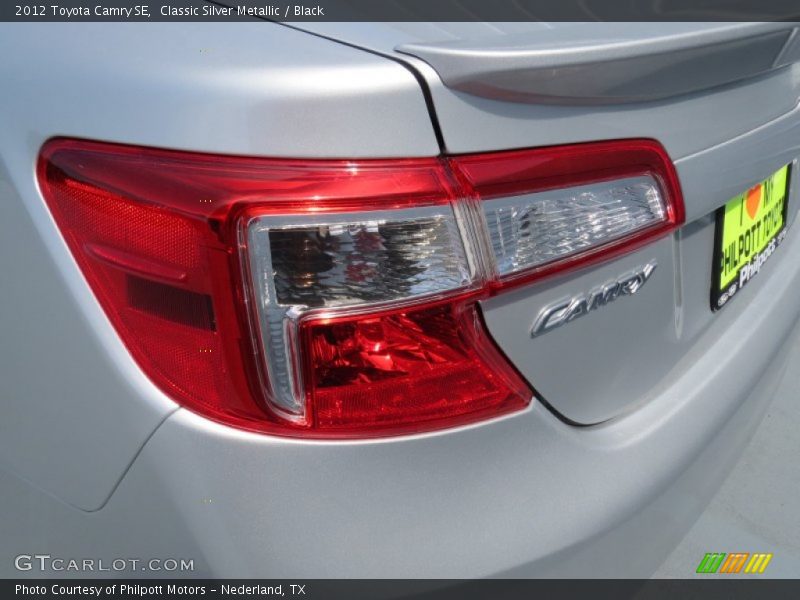 Classic Silver Metallic / Black 2012 Toyota Camry SE