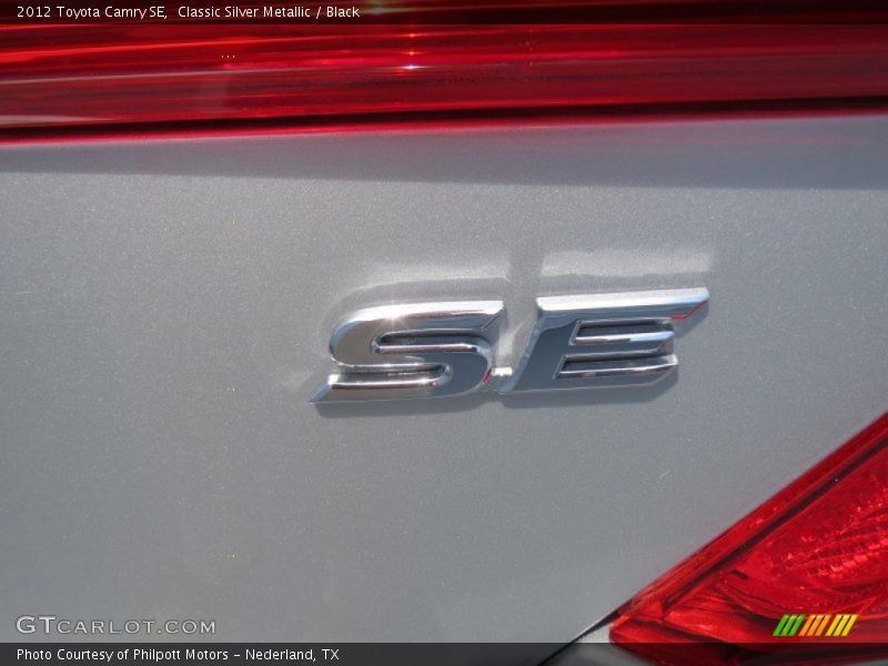 Classic Silver Metallic / Black 2012 Toyota Camry SE