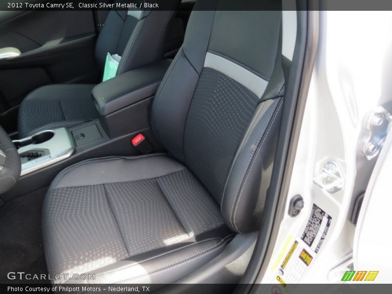 Classic Silver Metallic / Black 2012 Toyota Camry SE