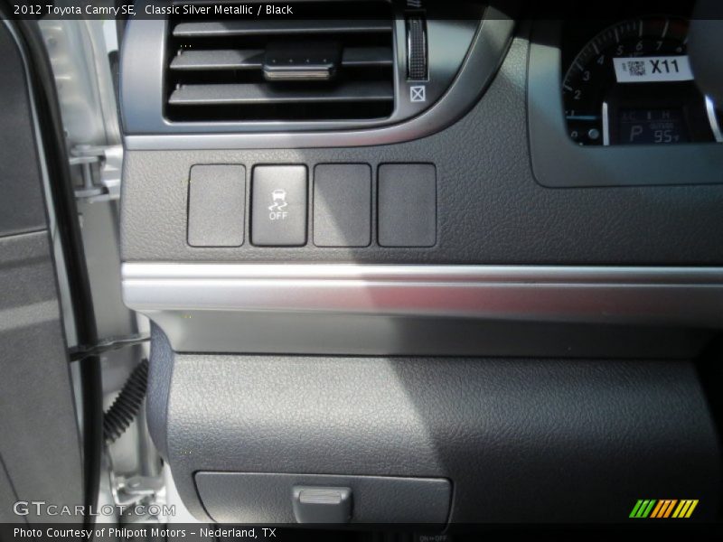 Classic Silver Metallic / Black 2012 Toyota Camry SE
