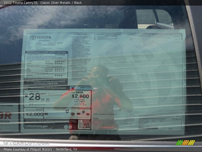 Classic Silver Metallic / Black 2012 Toyota Camry SE