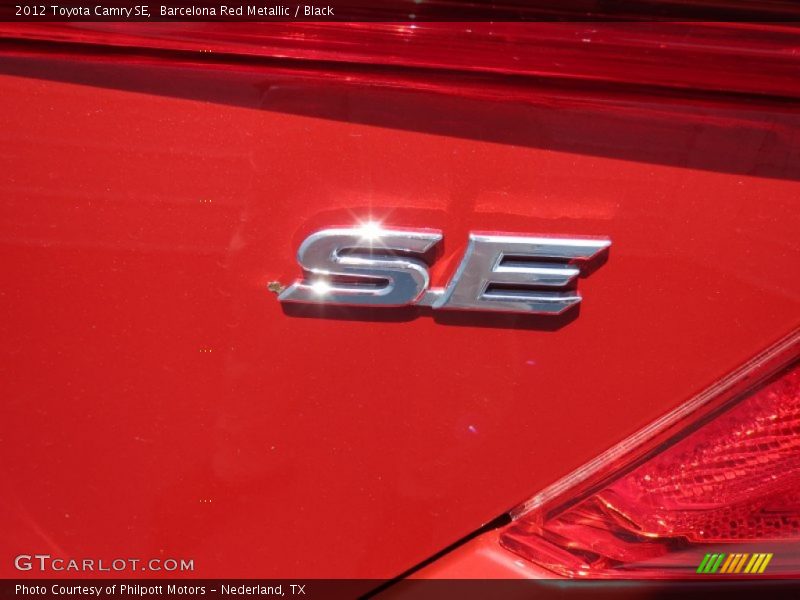 Barcelona Red Metallic / Black 2012 Toyota Camry SE