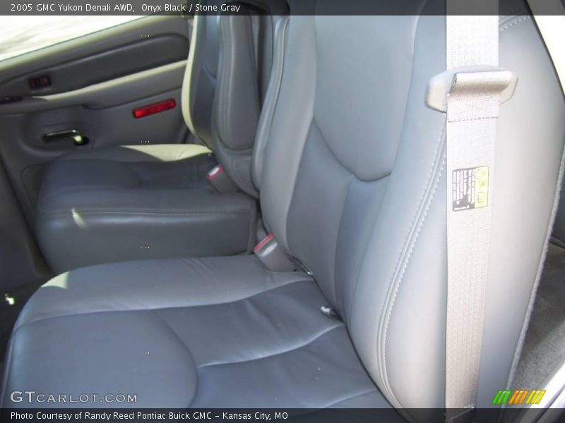 Onyx Black / Stone Gray 2005 GMC Yukon Denali AWD