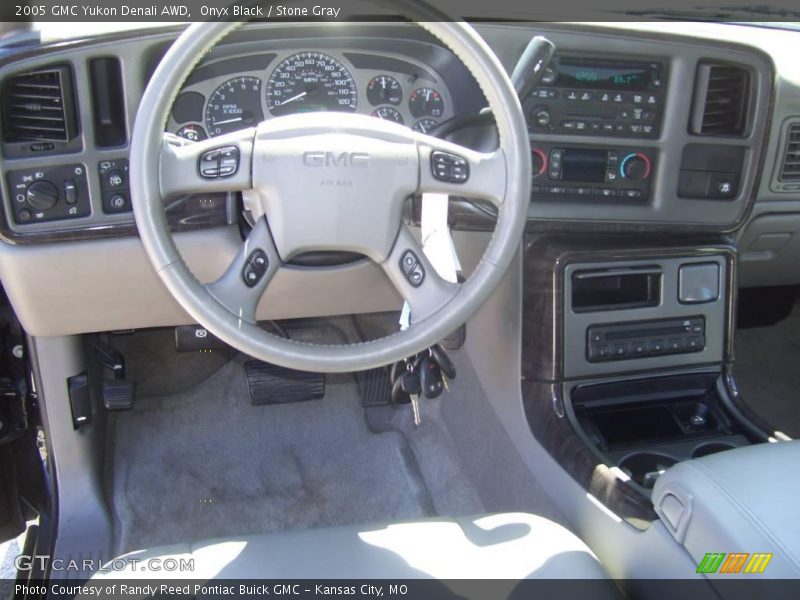 Onyx Black / Stone Gray 2005 GMC Yukon Denali AWD