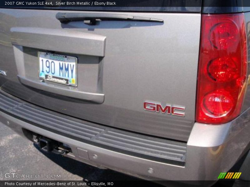 Silver Birch Metallic / Ebony Black 2007 GMC Yukon SLE 4x4