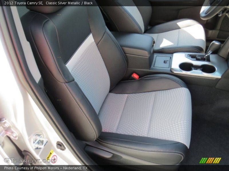 Classic Silver Metallic / Black 2012 Toyota Camry SE