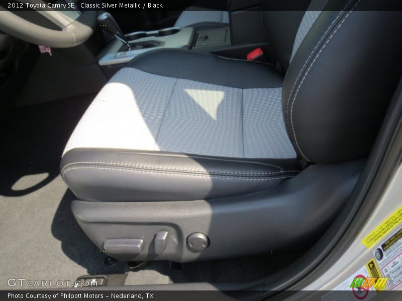 Classic Silver Metallic / Black 2012 Toyota Camry SE