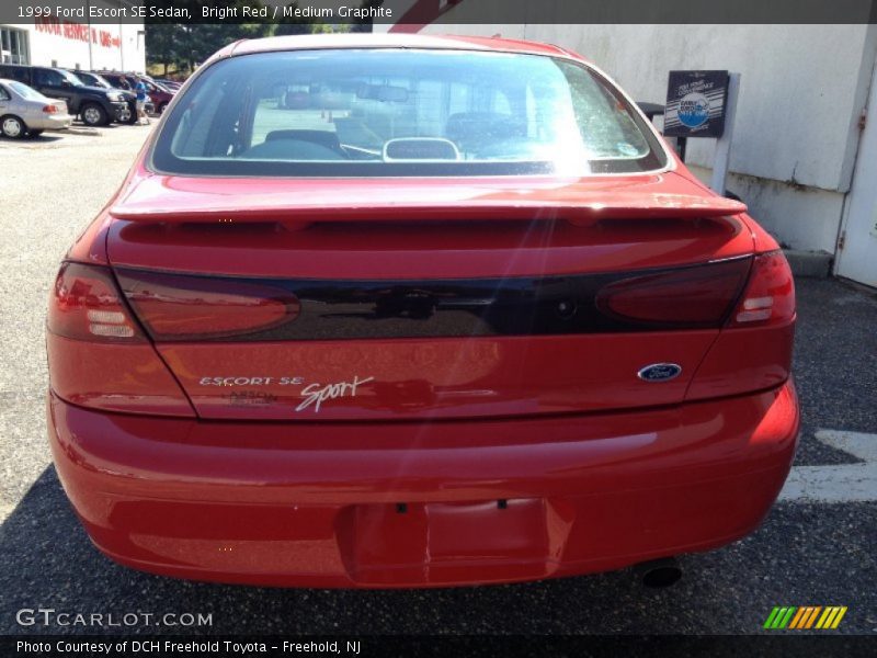 Bright Red / Medium Graphite 1999 Ford Escort SE Sedan