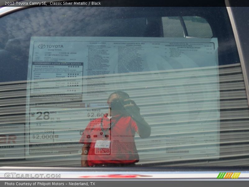 Classic Silver Metallic / Black 2012 Toyota Camry SE