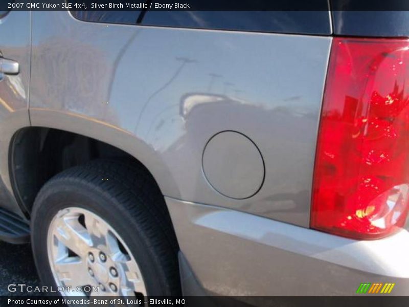 Silver Birch Metallic / Ebony Black 2007 GMC Yukon SLE 4x4