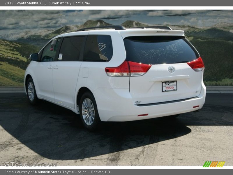Super White / Light Gray 2013 Toyota Sienna XLE