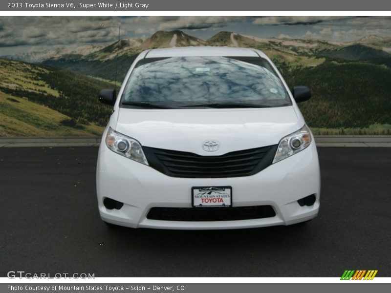 Super White / Light Gray 2013 Toyota Sienna V6