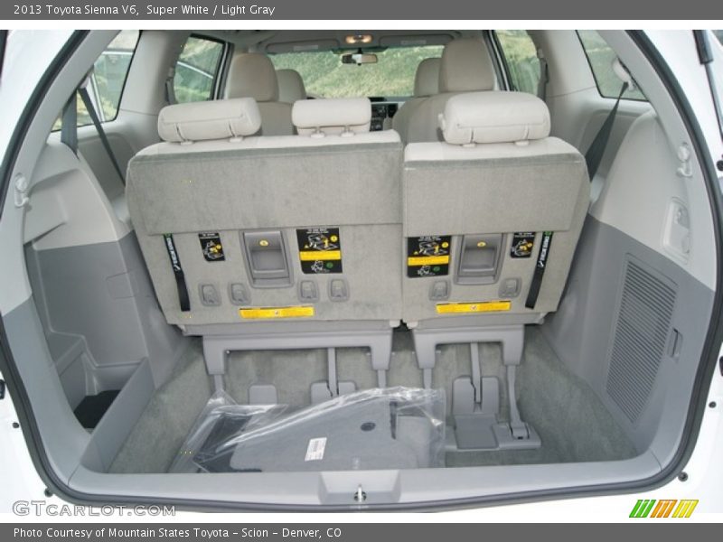 Super White / Light Gray 2013 Toyota Sienna V6