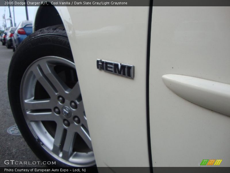 Cool Vanilla / Dark Slate Gray/Light Graystone 2006 Dodge Charger R/T