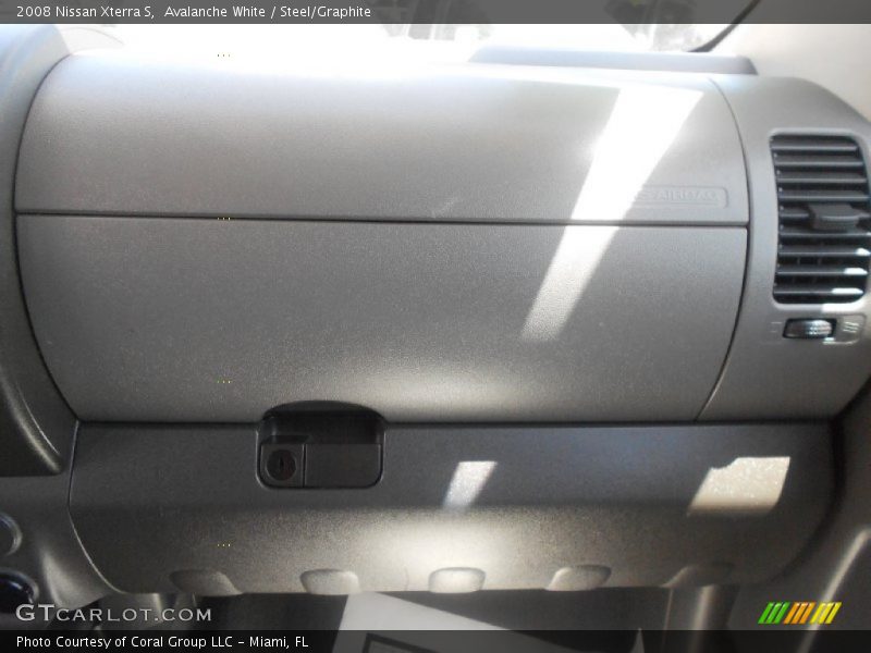 Avalanche White / Steel/Graphite 2008 Nissan Xterra S