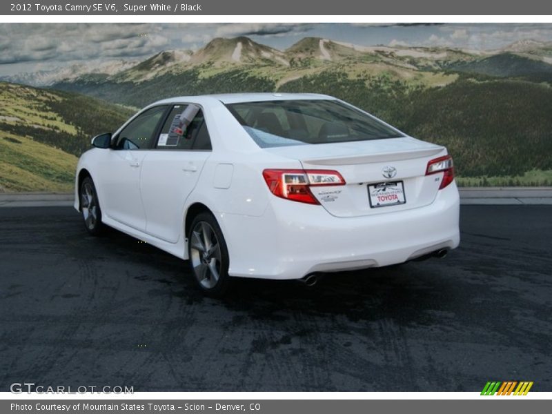 Super White / Black 2012 Toyota Camry SE V6