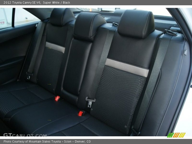 Super White / Black 2012 Toyota Camry SE V6