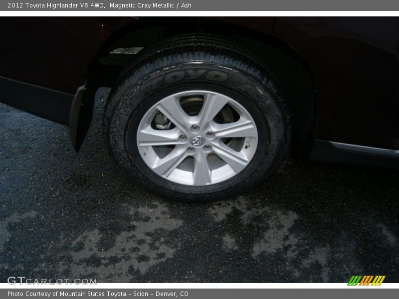 Magnetic Gray Metallic / Ash 2012 Toyota Highlander V6 4WD
