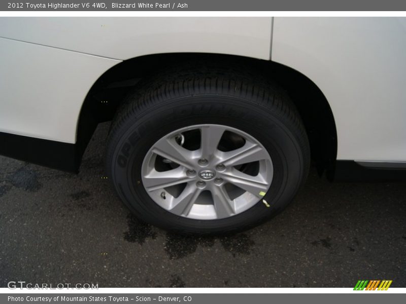 Blizzard White Pearl / Ash 2012 Toyota Highlander V6 4WD