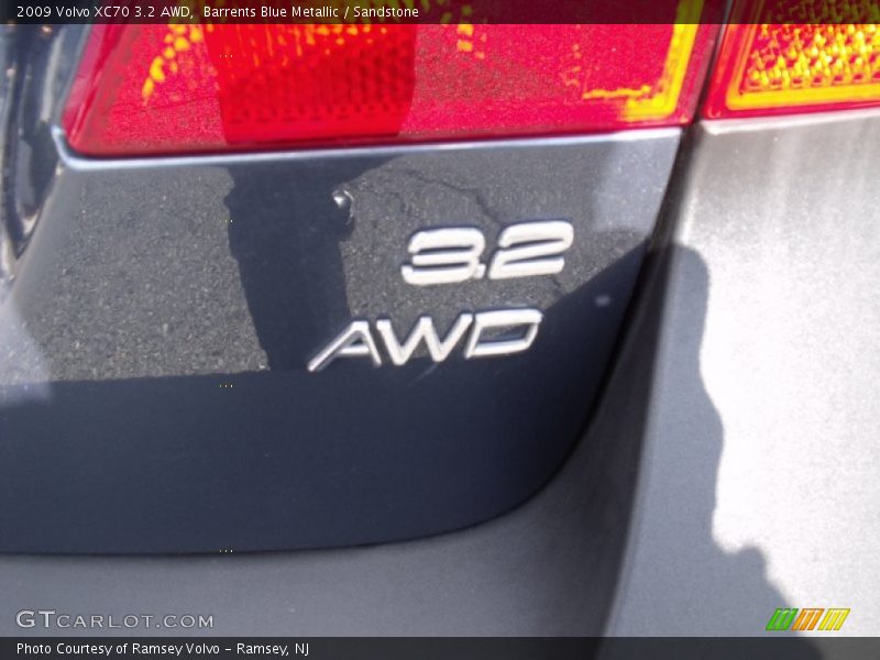 Barrents Blue Metallic / Sandstone 2009 Volvo XC70 3.2 AWD