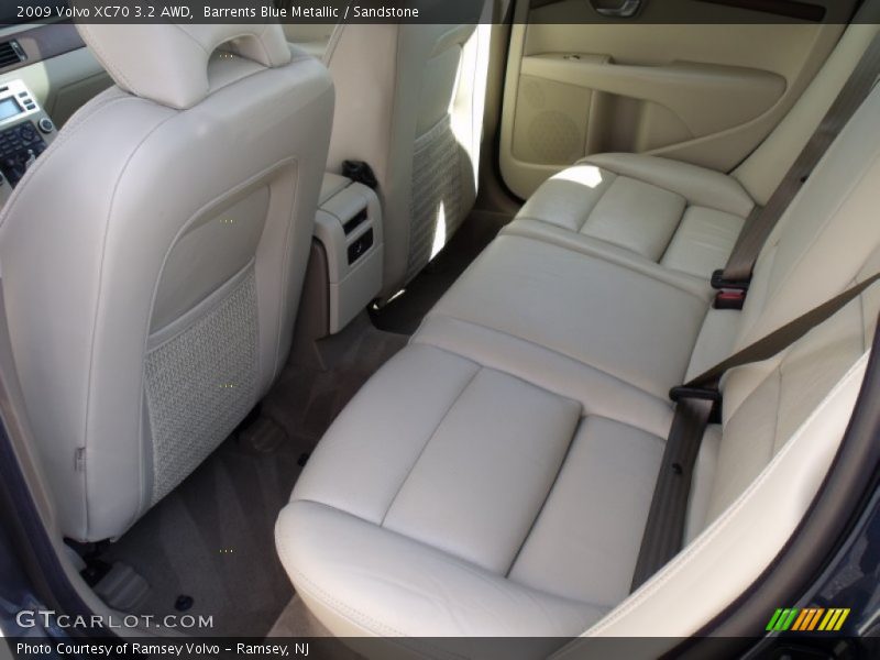 Barrents Blue Metallic / Sandstone 2009 Volvo XC70 3.2 AWD