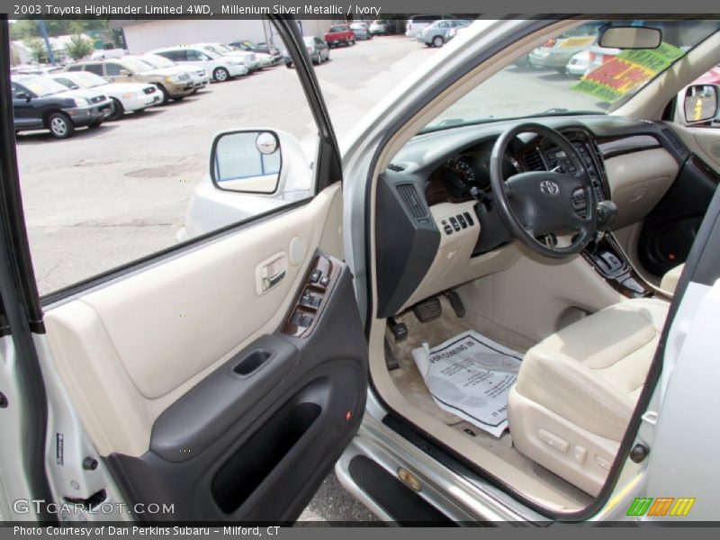 Millenium Silver Metallic / Ivory 2003 Toyota Highlander Limited 4WD