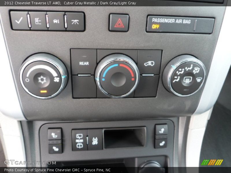 Controls of 2012 Traverse LT AWD