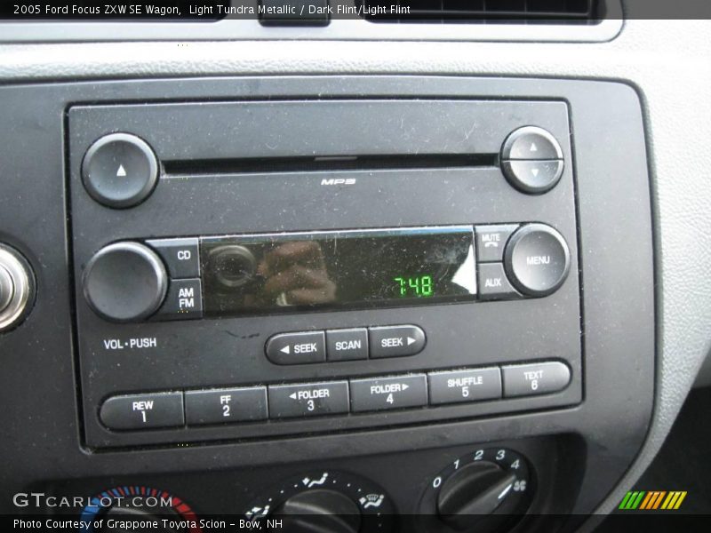 Light Tundra Metallic / Dark Flint/Light Flint 2005 Ford Focus ZXW SE Wagon