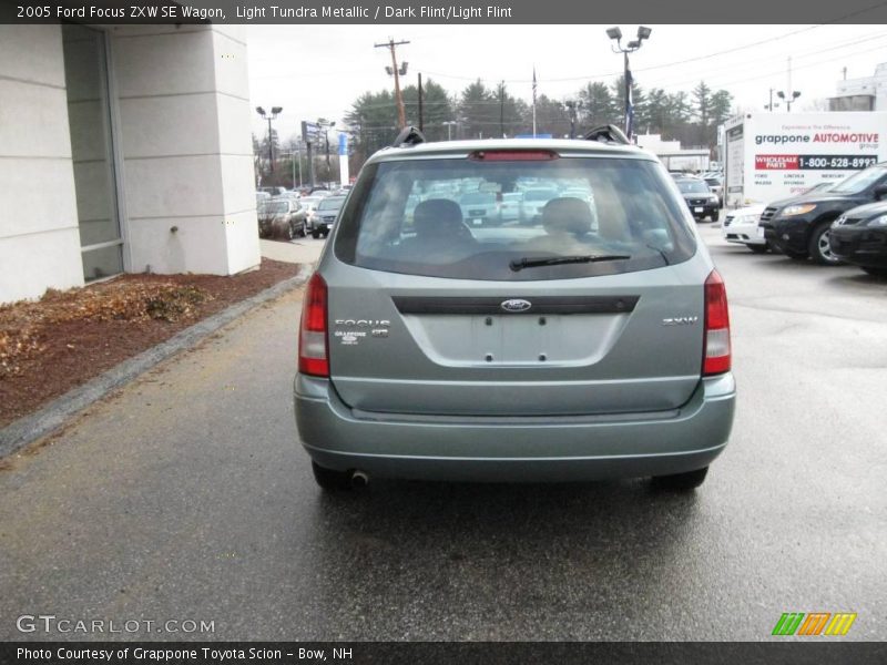 Light Tundra Metallic / Dark Flint/Light Flint 2005 Ford Focus ZXW SE Wagon