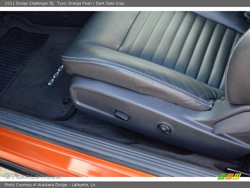 Toxic Orange Pearl / Dark Slate Gray 2011 Dodge Challenger SE