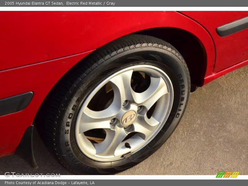 Electric Red Metallic / Gray 2005 Hyundai Elantra GT Sedan