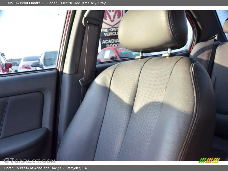 Electric Red Metallic / Gray 2005 Hyundai Elantra GT Sedan
