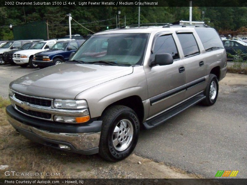 Light Pewter Metallic / Medium Gray/Neutral 2002 Chevrolet Suburban 1500 LS 4x4