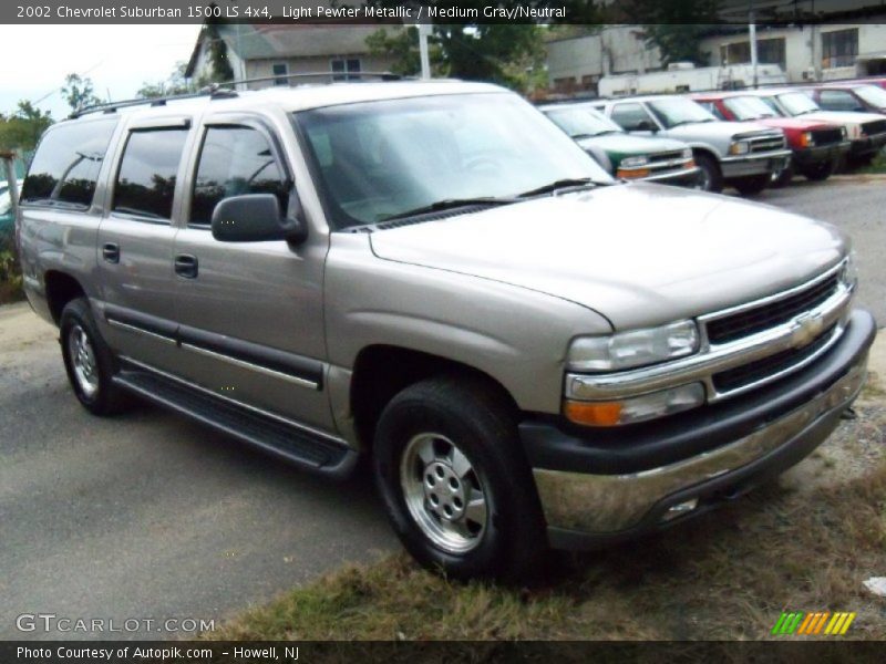 Light Pewter Metallic / Medium Gray/Neutral 2002 Chevrolet Suburban 1500 LS 4x4